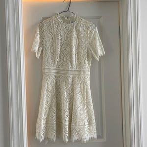 White lace BB Dakota Dress Size 6